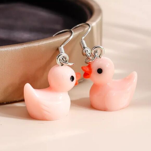 🆕Pink Duck Charm Dangle Earrings - Picture 2 of 5